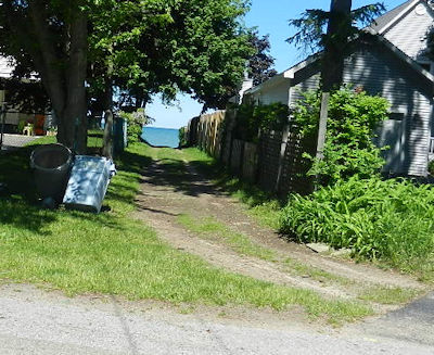 Roat Acres Access Point<br>
North West Corner Of Roat Ave